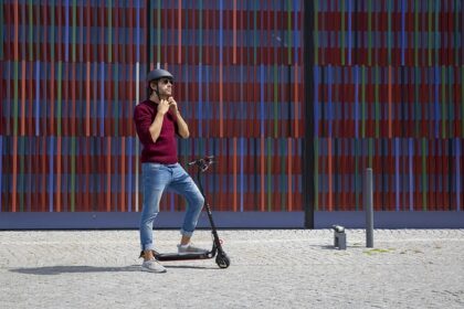 Przyszłość mobilności: Czy elektryczne hulajnogi zastąpią samochody? - 5 2025