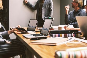 Trendy zdrowego stylu życia: Jak technologia wpływa na nasze wybory - 7 2025