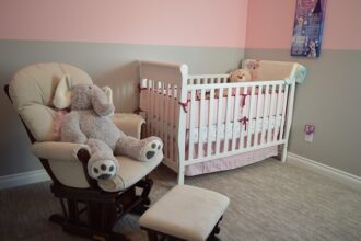 Krzesło, które przetrwało wszystko: Od komunistycznej stołówki do minimalistycznego apartamentu – historia pewnej ikony (i dlaczego wciąż je kochamy) - 7 2025